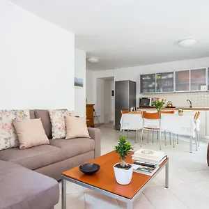 Appartamento Spacious 3-bedroom With Courtyard In - Perfect For Families, Tempio Pausania